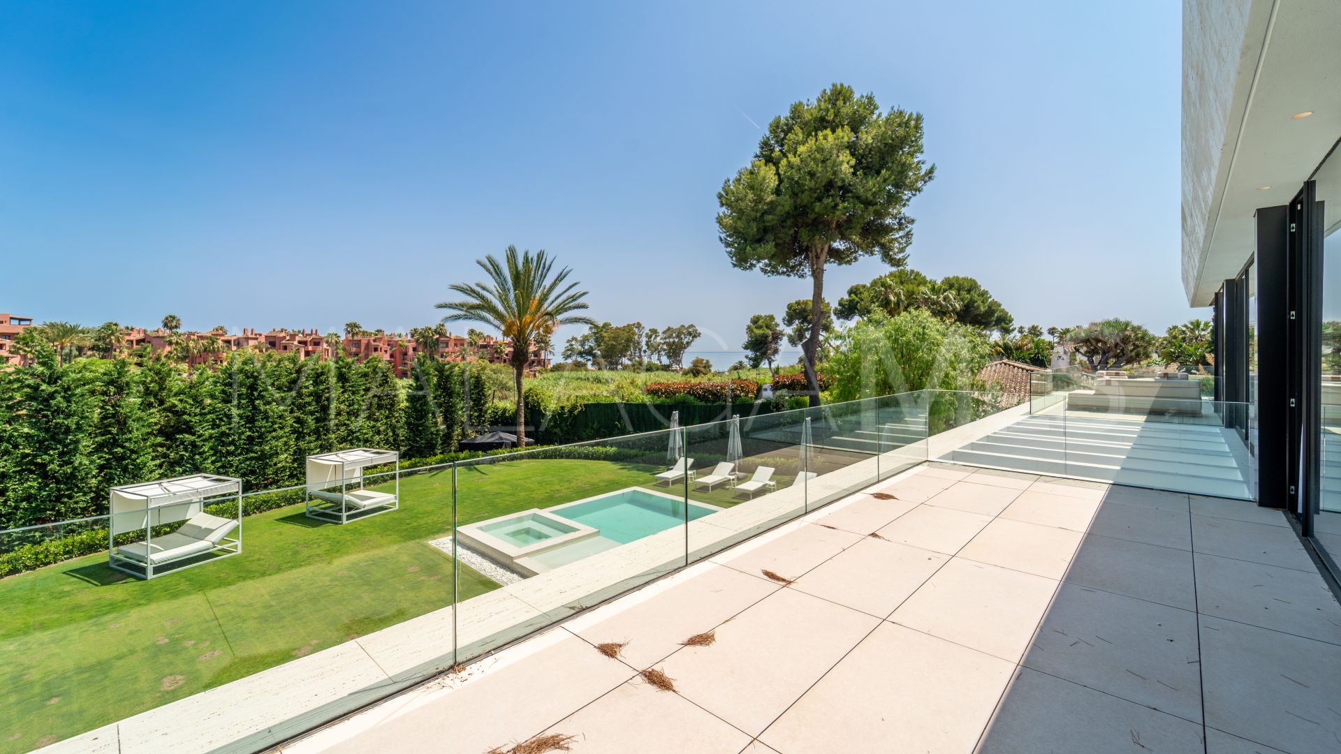 Villa for sale in Los Monteros Playa