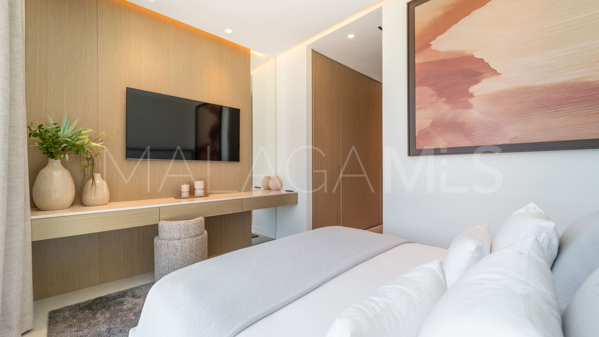 Villa for sale in Los Monteros Playa