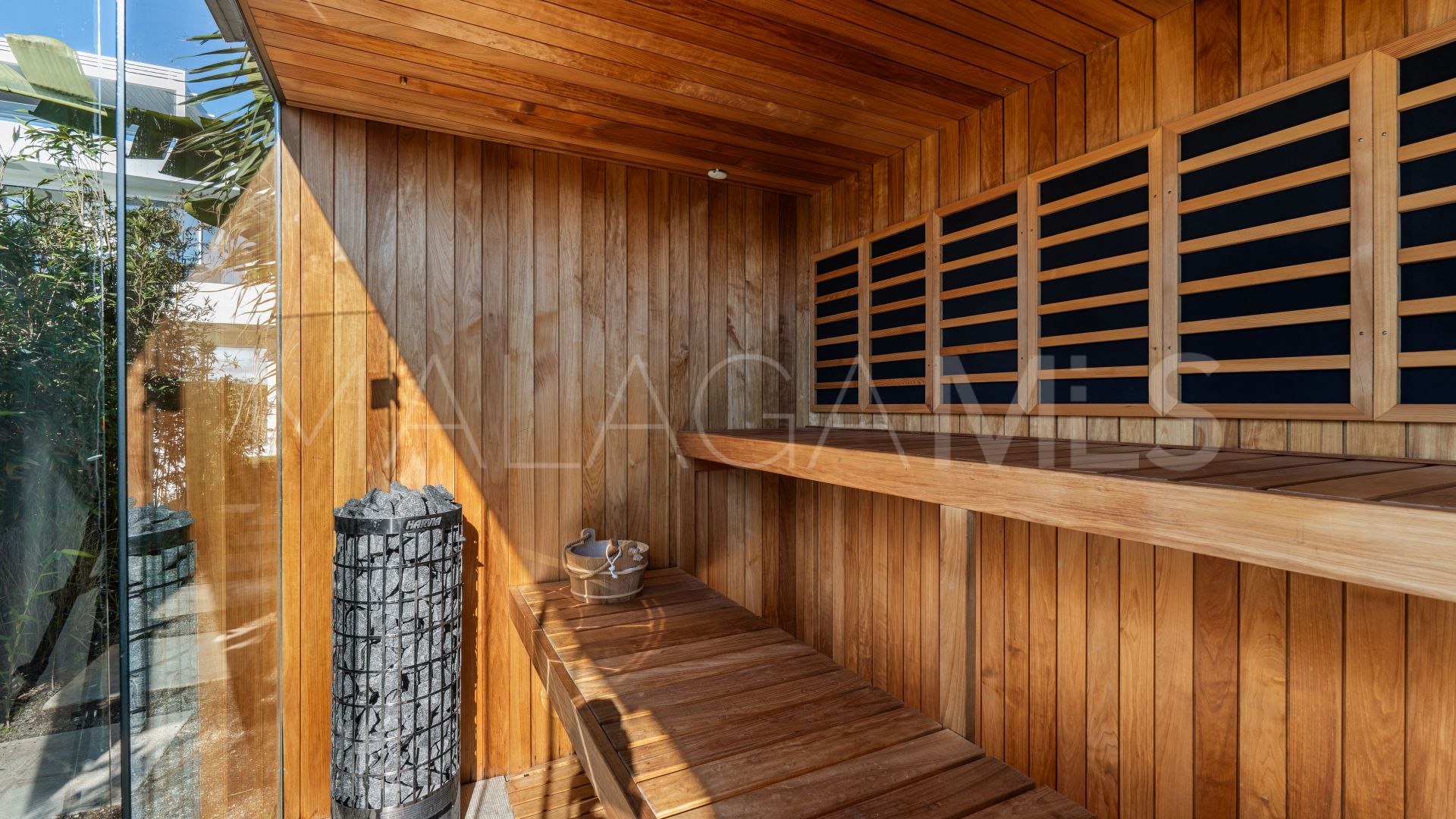 Buy villa in Cala de Mijas