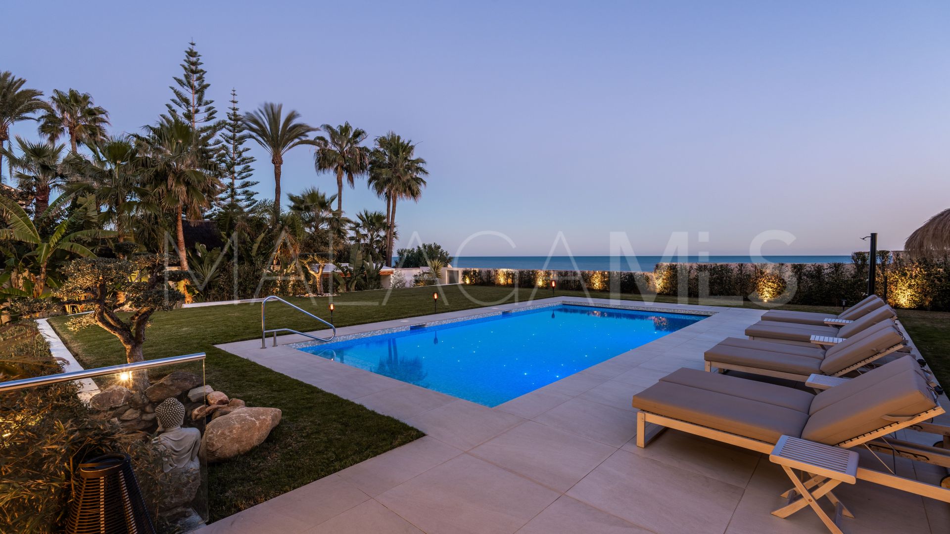 Buy villa in Cala de Mijas