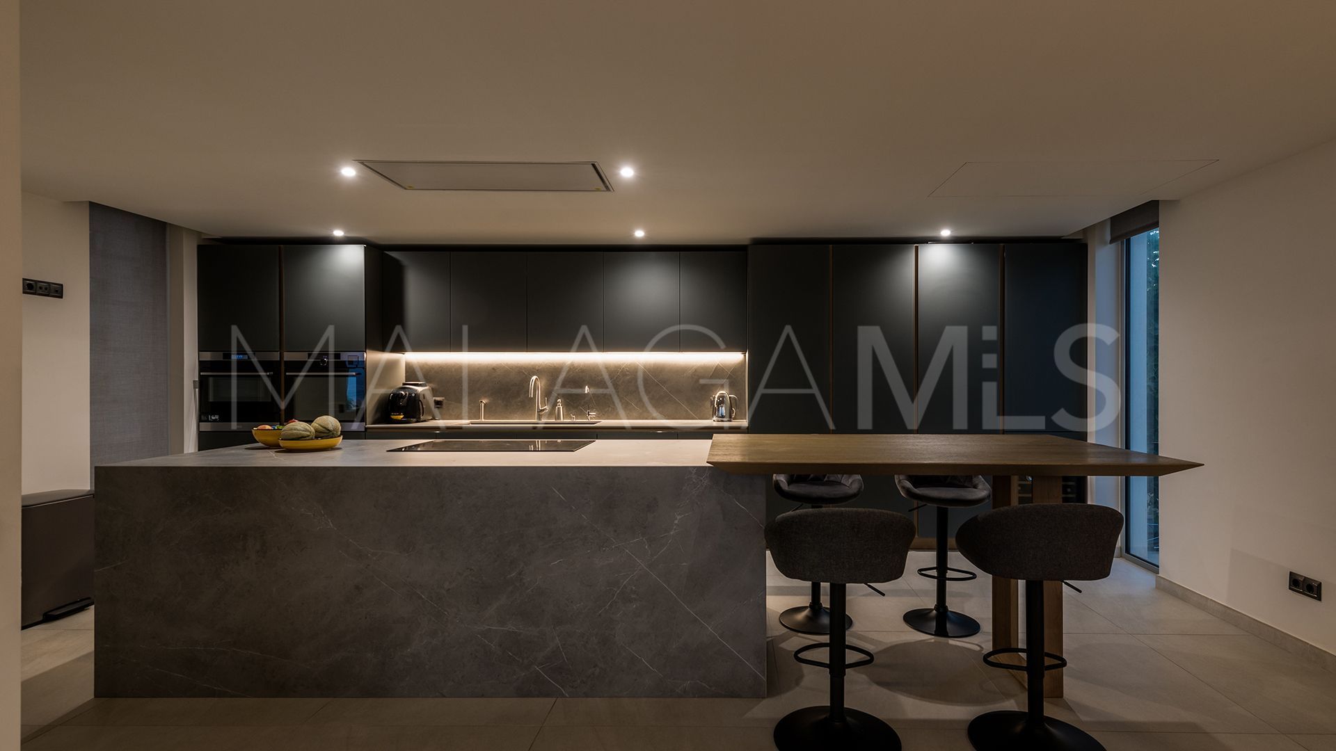 Buy villa in Cala de Mijas