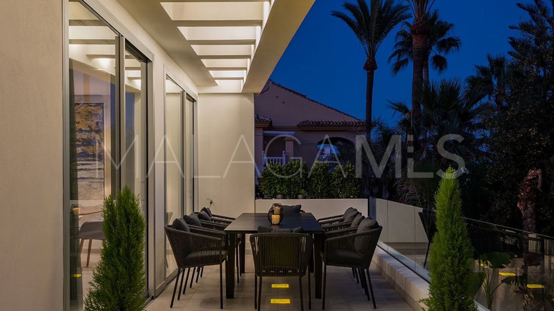 Buy villa in Cala de Mijas