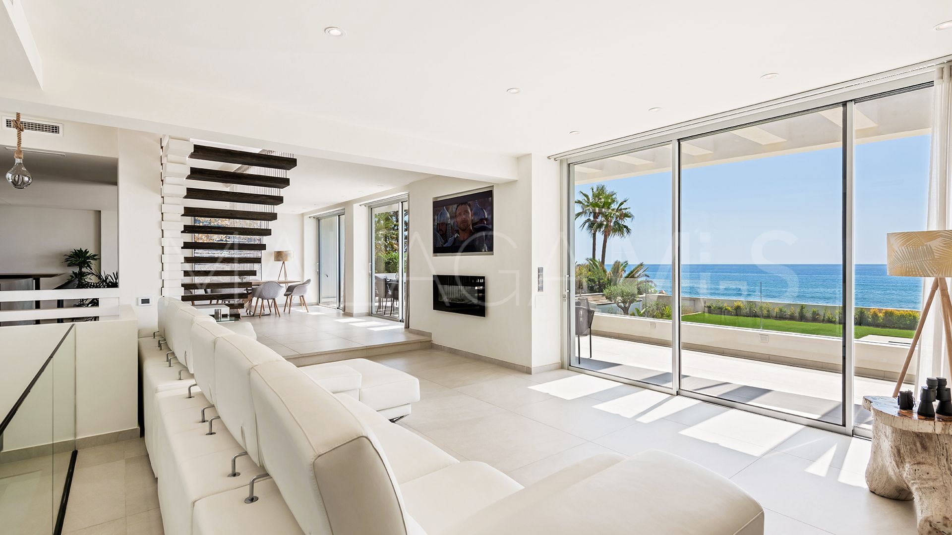 Buy villa in Cala de Mijas