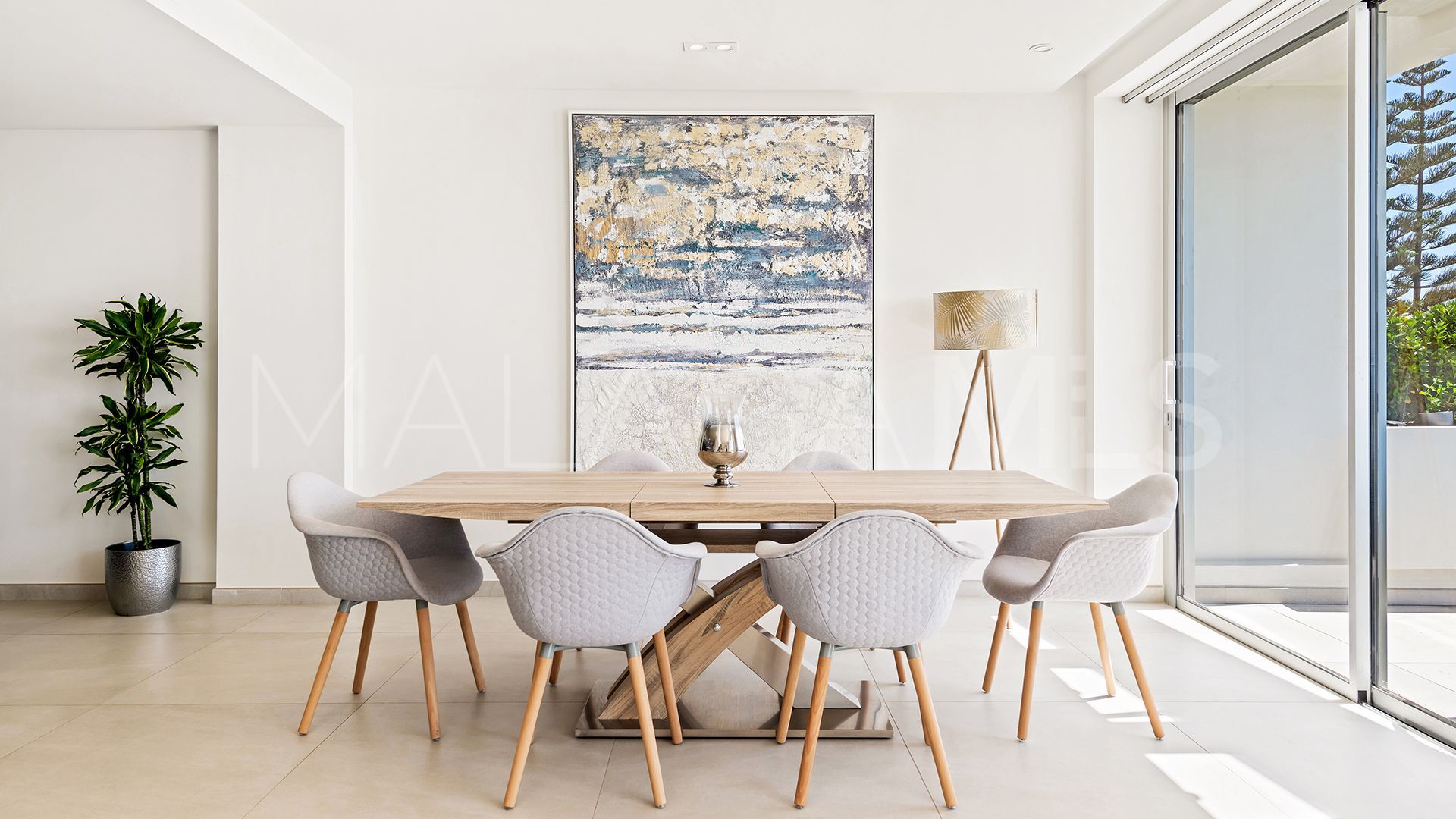 Buy villa in Cala de Mijas