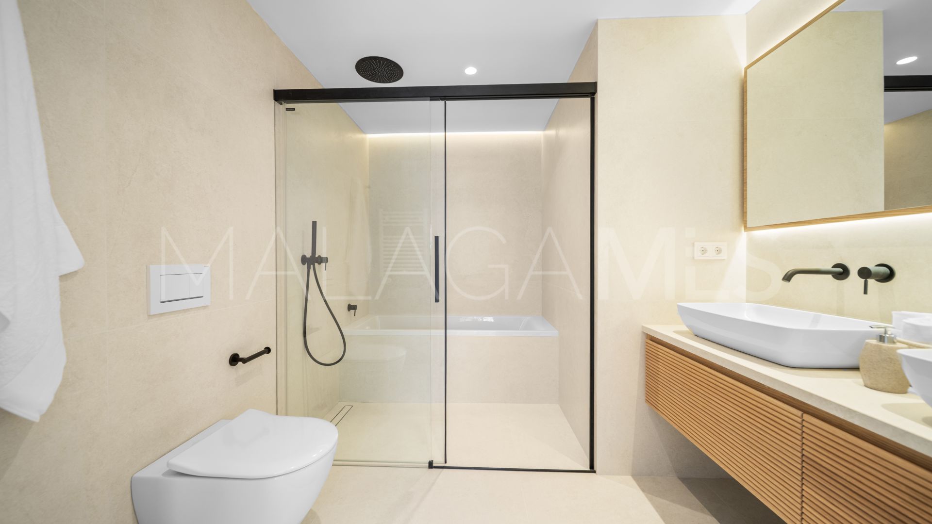 Radhus for sale in Nueva Andalucia