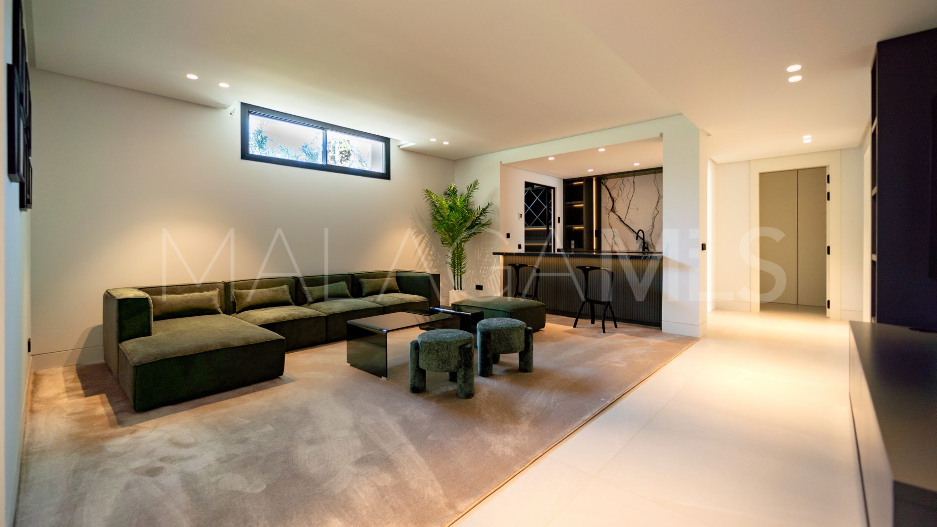 For sale villa with 5 bedrooms in Los Naranjos Golf