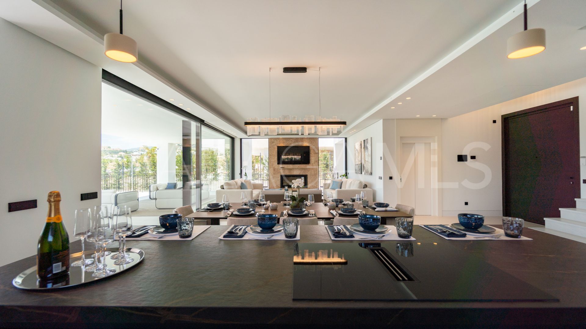 For sale villa with 5 bedrooms in Los Naranjos Golf