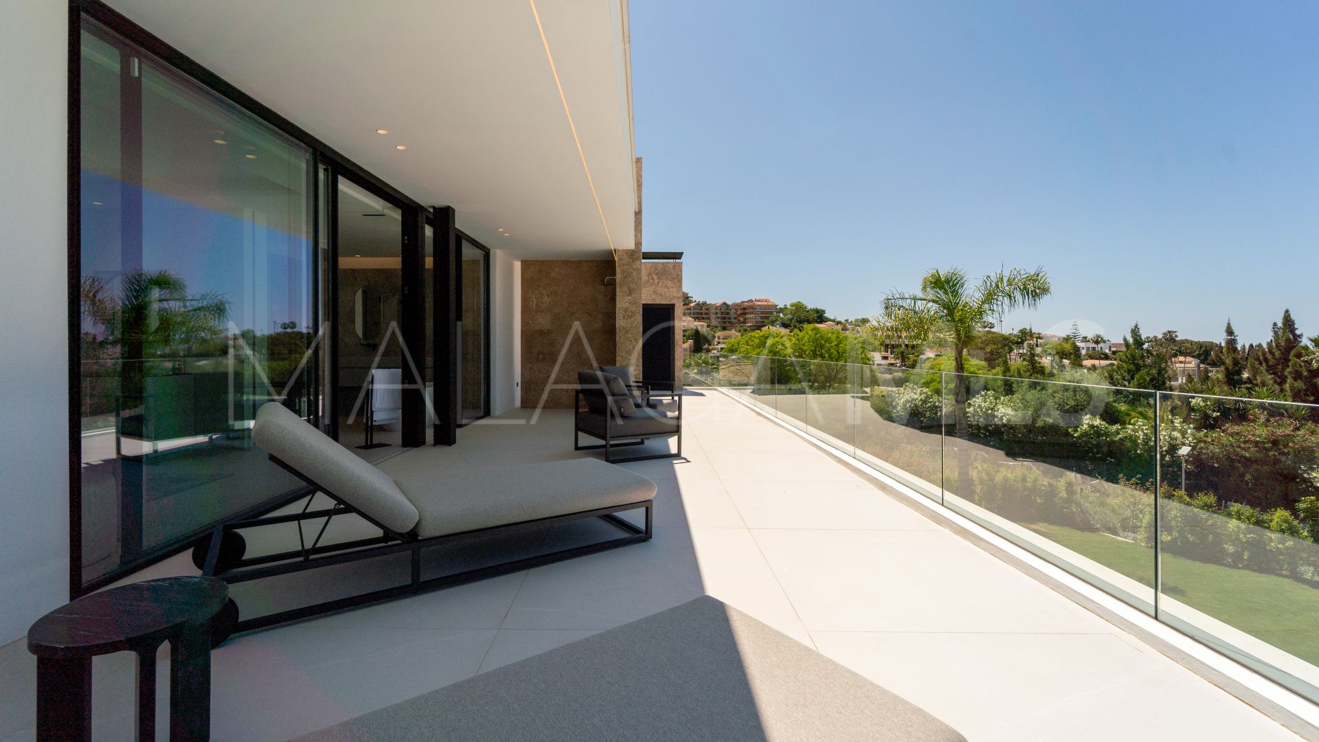 For sale villa with 5 bedrooms in Los Naranjos Golf