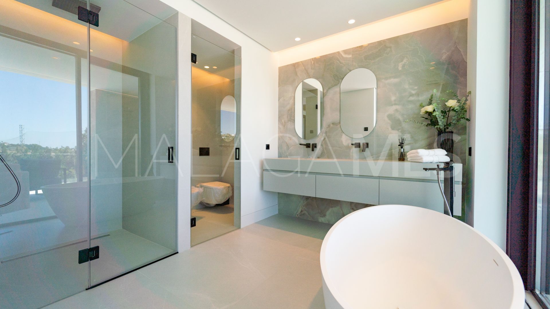 For sale villa with 5 bedrooms in Los Naranjos Golf