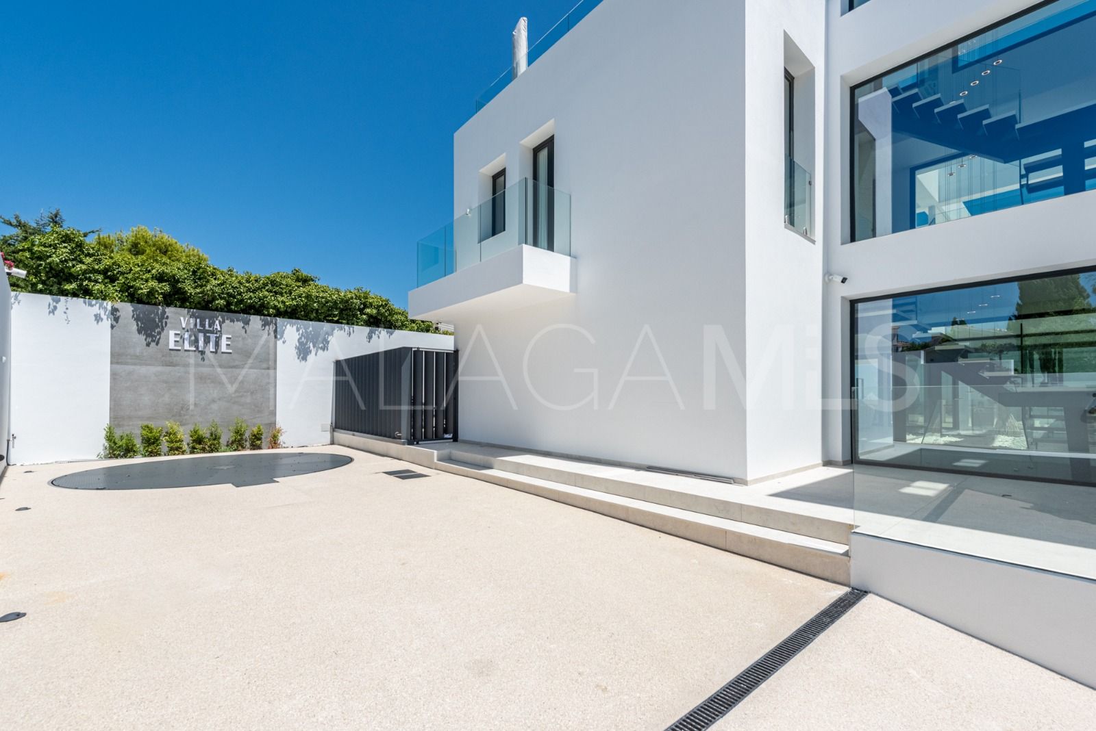 Paraiso Alto 6 bedrooms villa for sale