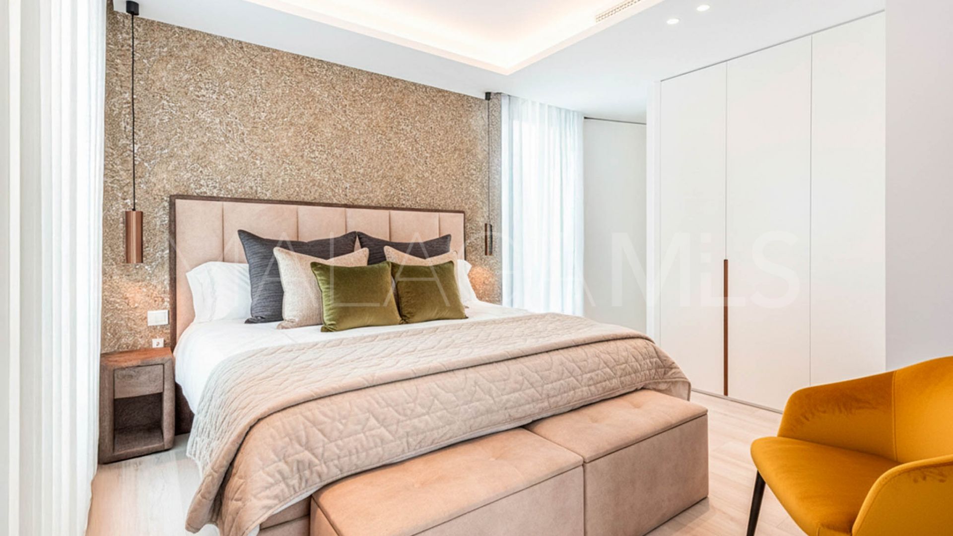 Paraiso Alto 6 bedrooms villa for sale