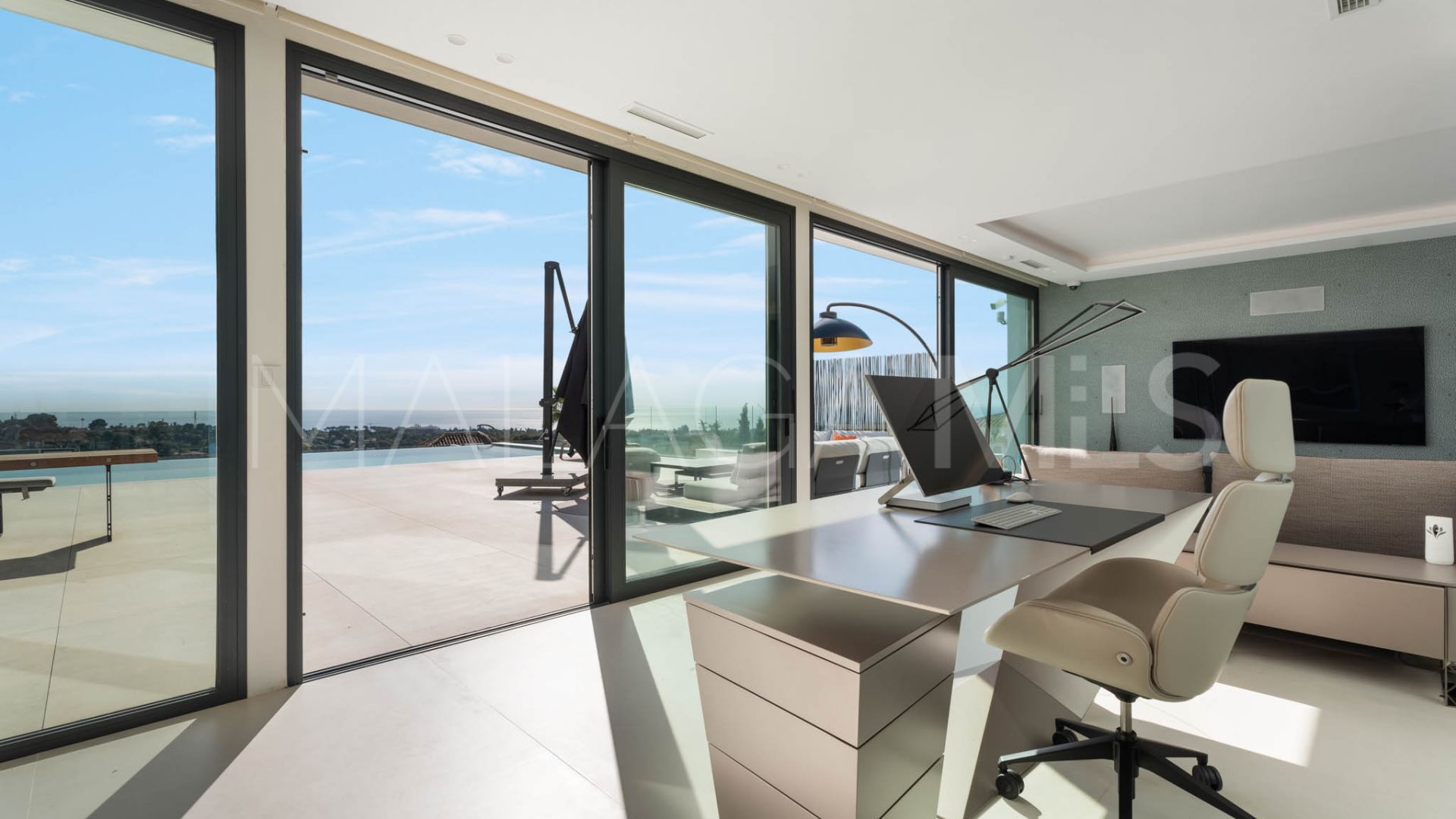 Paraiso Alto 6 bedrooms villa for sale