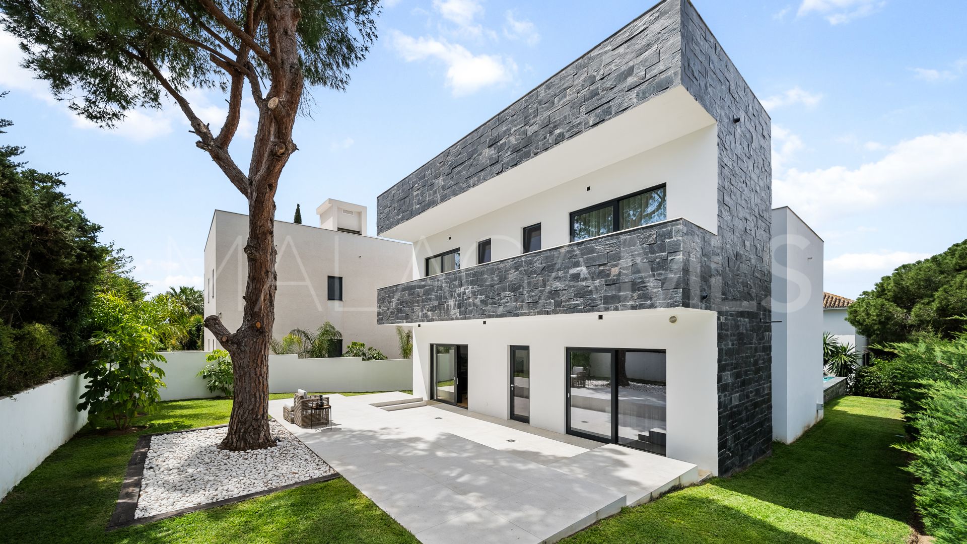 Villa for sale in Marbesa