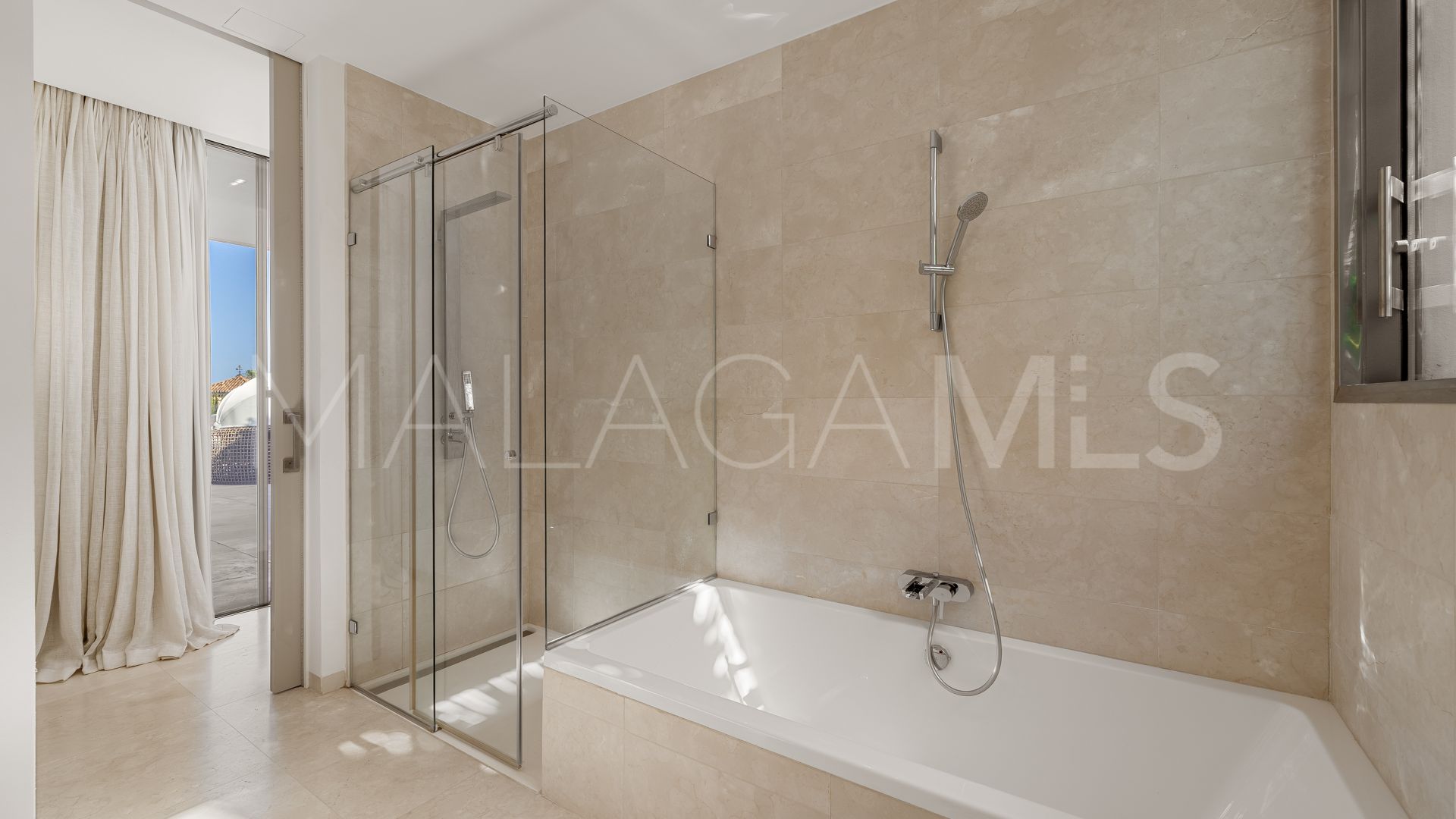 Villa for sale in La Cerquilla with 7 bedrooms