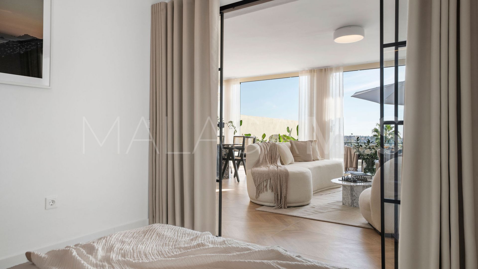 Buy apartamento planta baja in Palacetes Los Belvederes