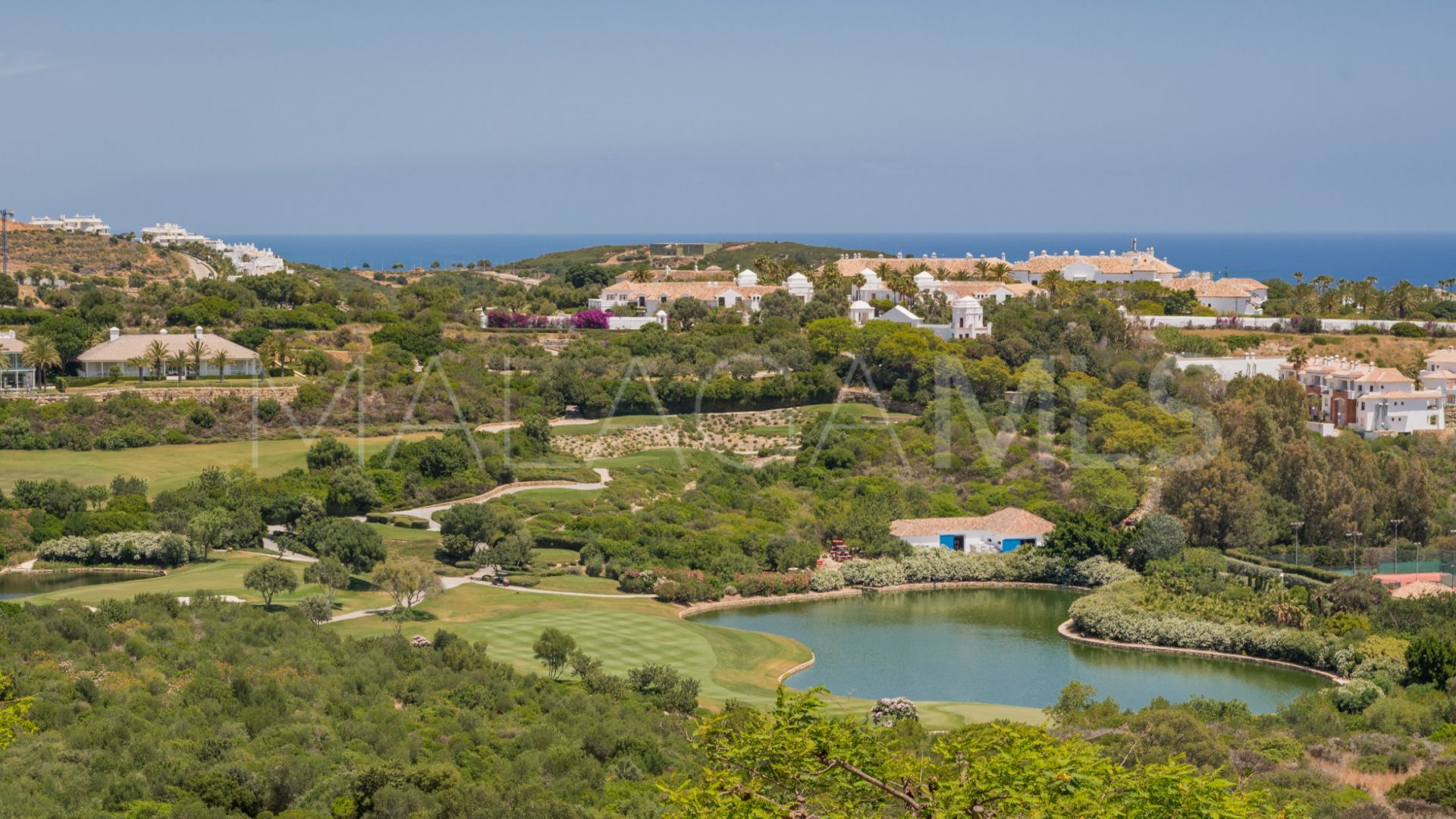 For sale 3 bedrooms apartment in Finca Cortesin