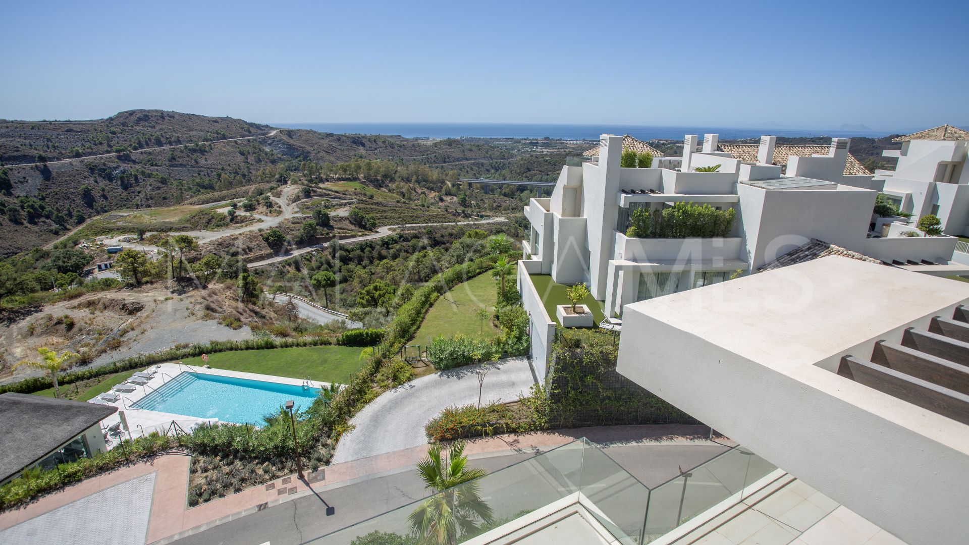 For sale penthouse in Marbella Club Hills with 3 bedrooms