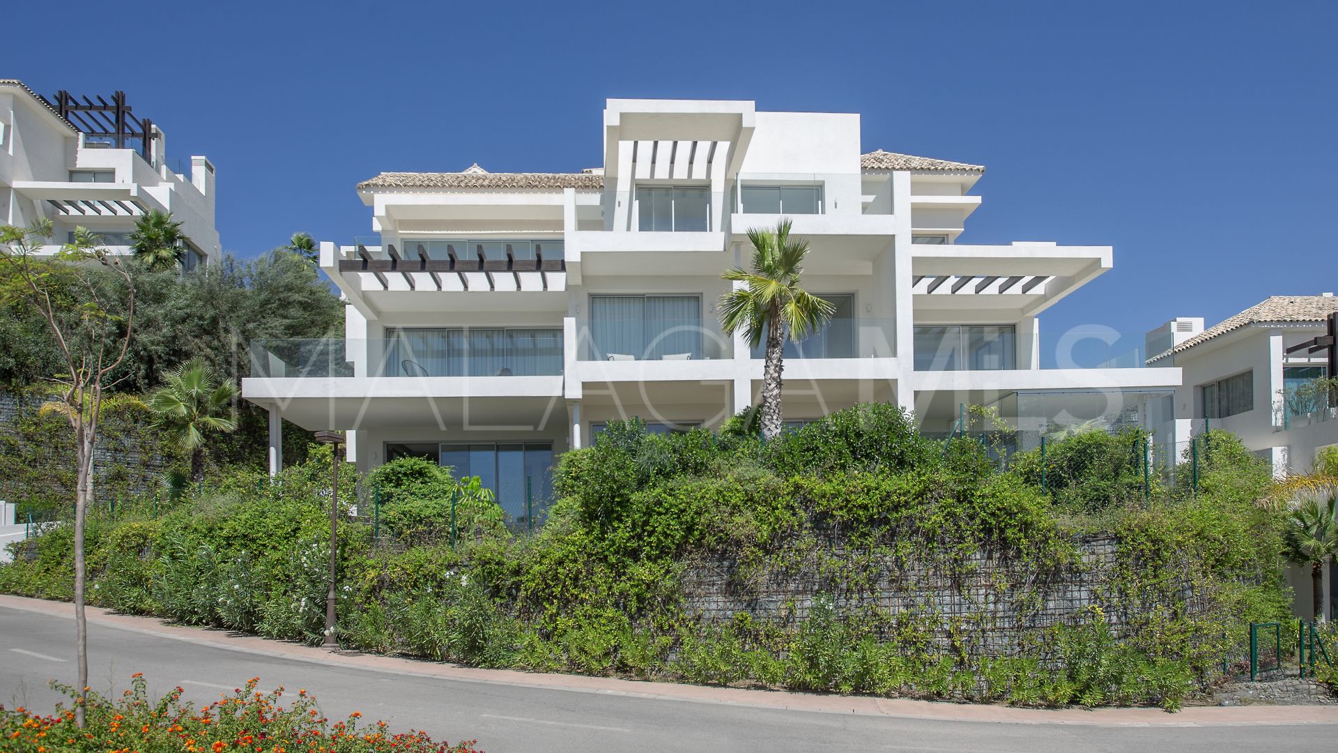 For sale penthouse in Marbella Club Hills with 3 bedrooms