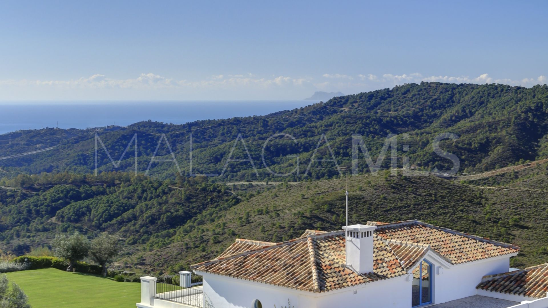 Monte Mayor 5 bedrooms villa for sale