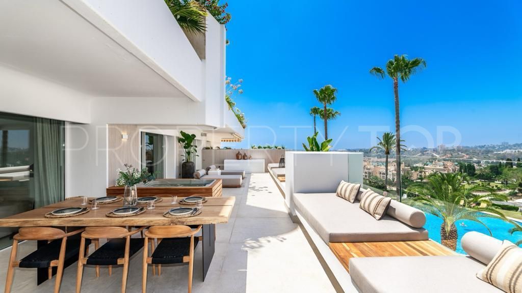 For sale apartment in Las Lomas de Marbella with 3 bedrooms
