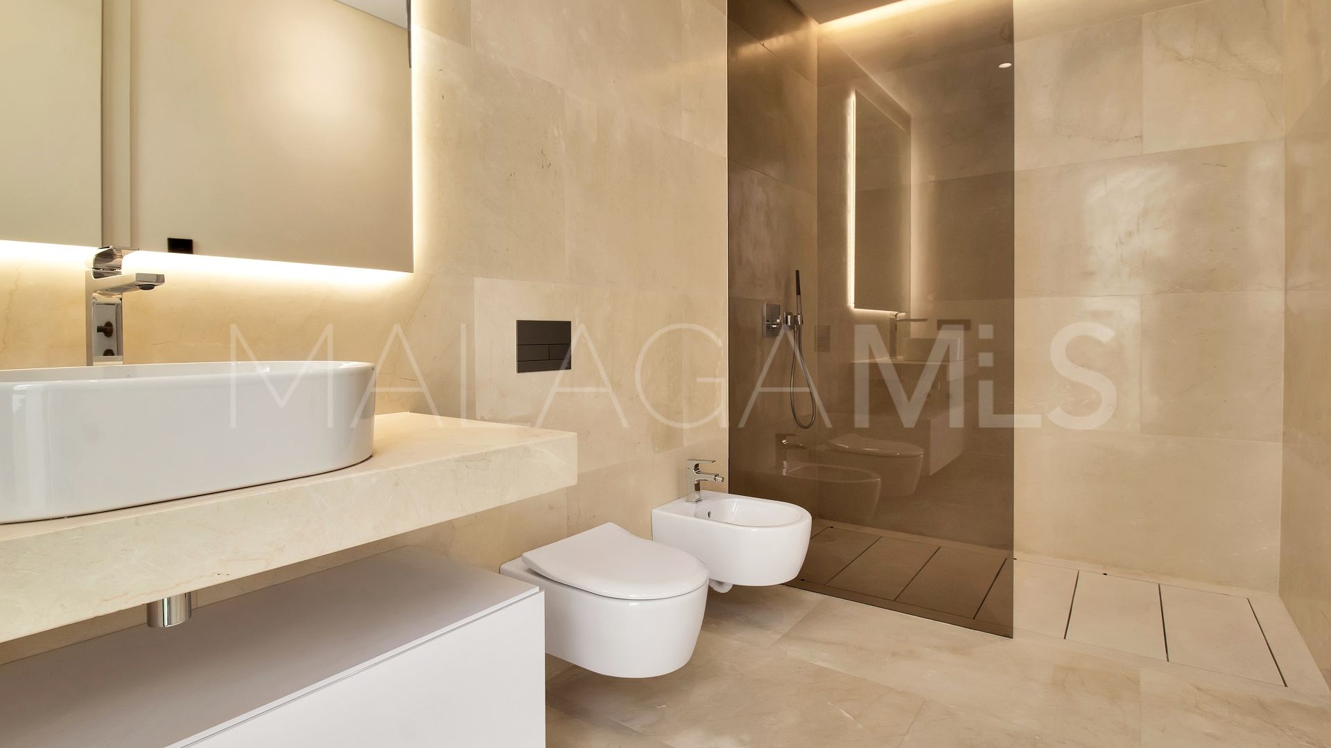 Villa for sale in Las Lomas del Marbella Club with 6 bedrooms