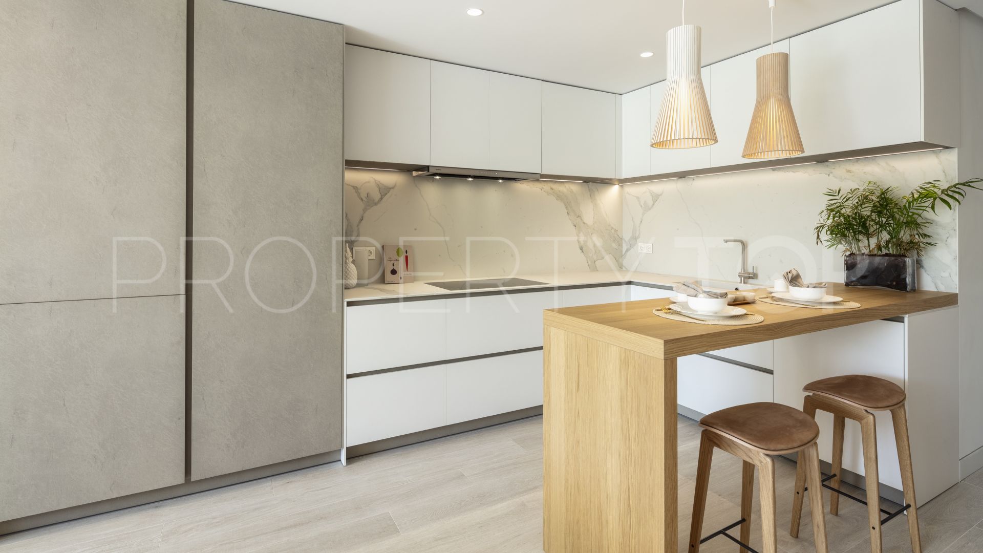 Apartamento planta baja en venta en Marina Puente Romano