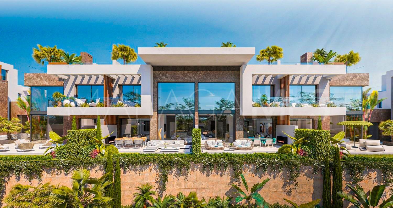 Adosado with 4 bedrooms for sale in Marbella Este