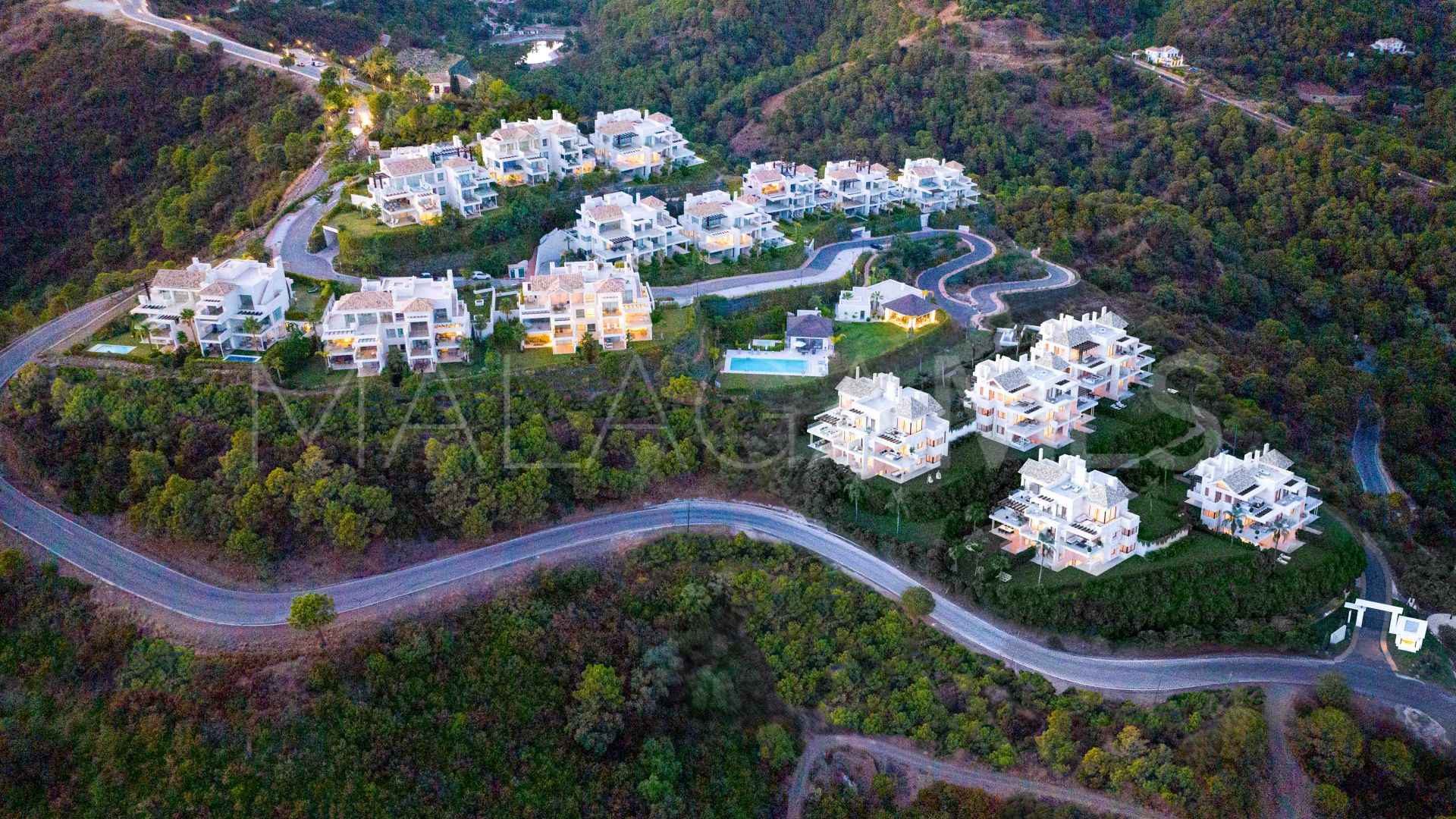 Ground floor duplex for sale in Marbella Club Hills