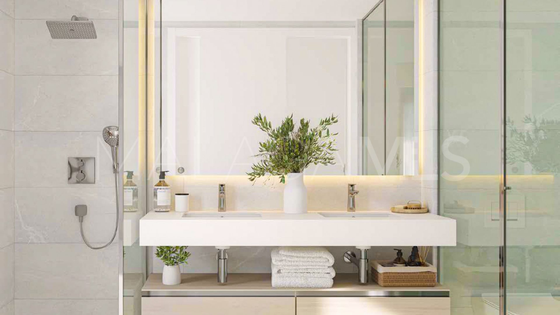 Ground floor apartment in New Golden Mile for sale