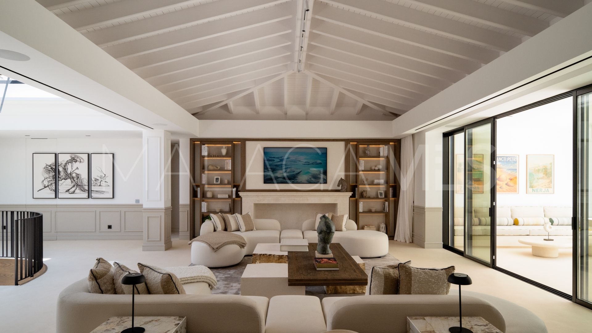 Villa de 6 bedrooms for sale in Nueva Andalucia
