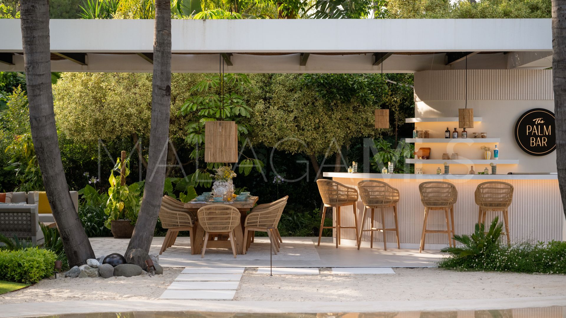 Villa de 6 bedrooms for sale in Nueva Andalucia