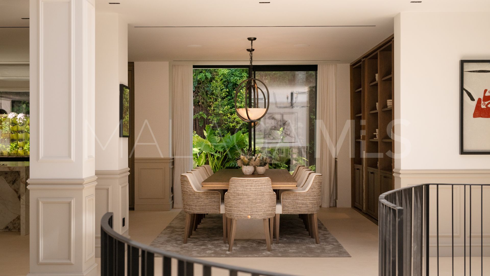 Villa de 6 bedrooms for sale in Nueva Andalucia