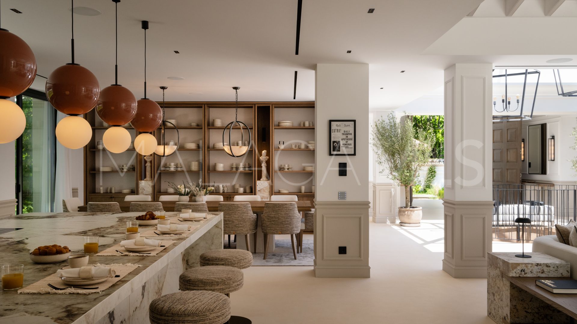 Villa de 6 bedrooms for sale in Nueva Andalucia