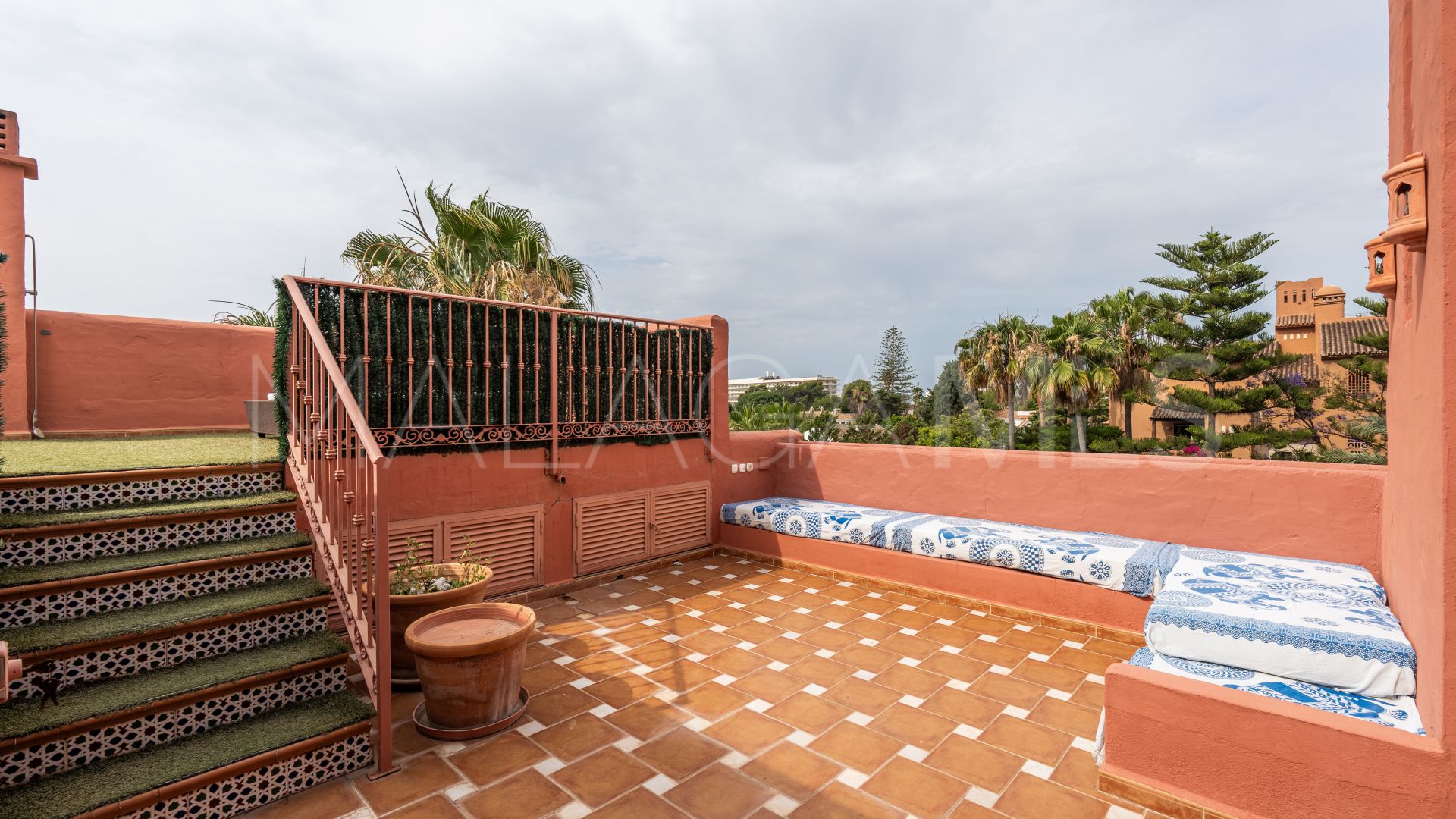 Takvåning for sale in Alhambra del Golf