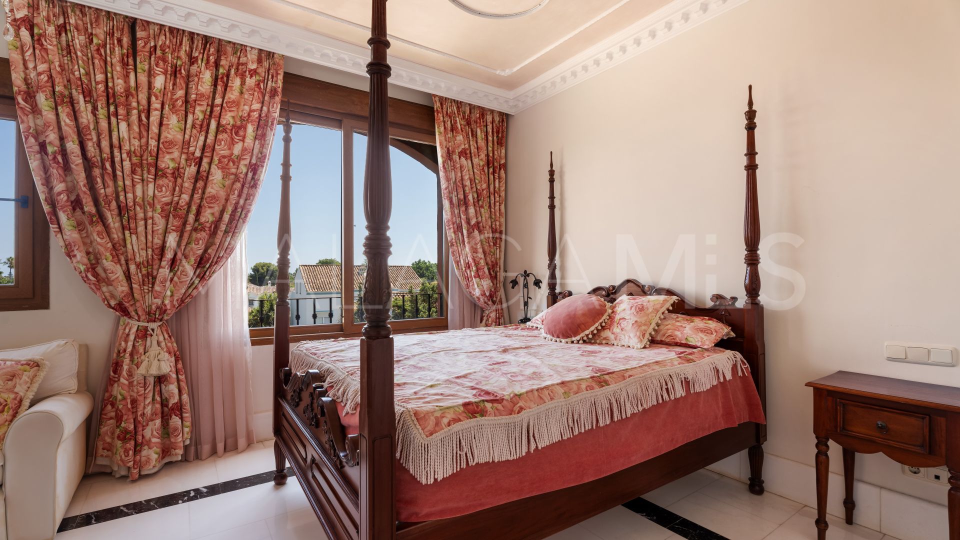 For sale Alhambra del Golf 5 bedrooms penthouse