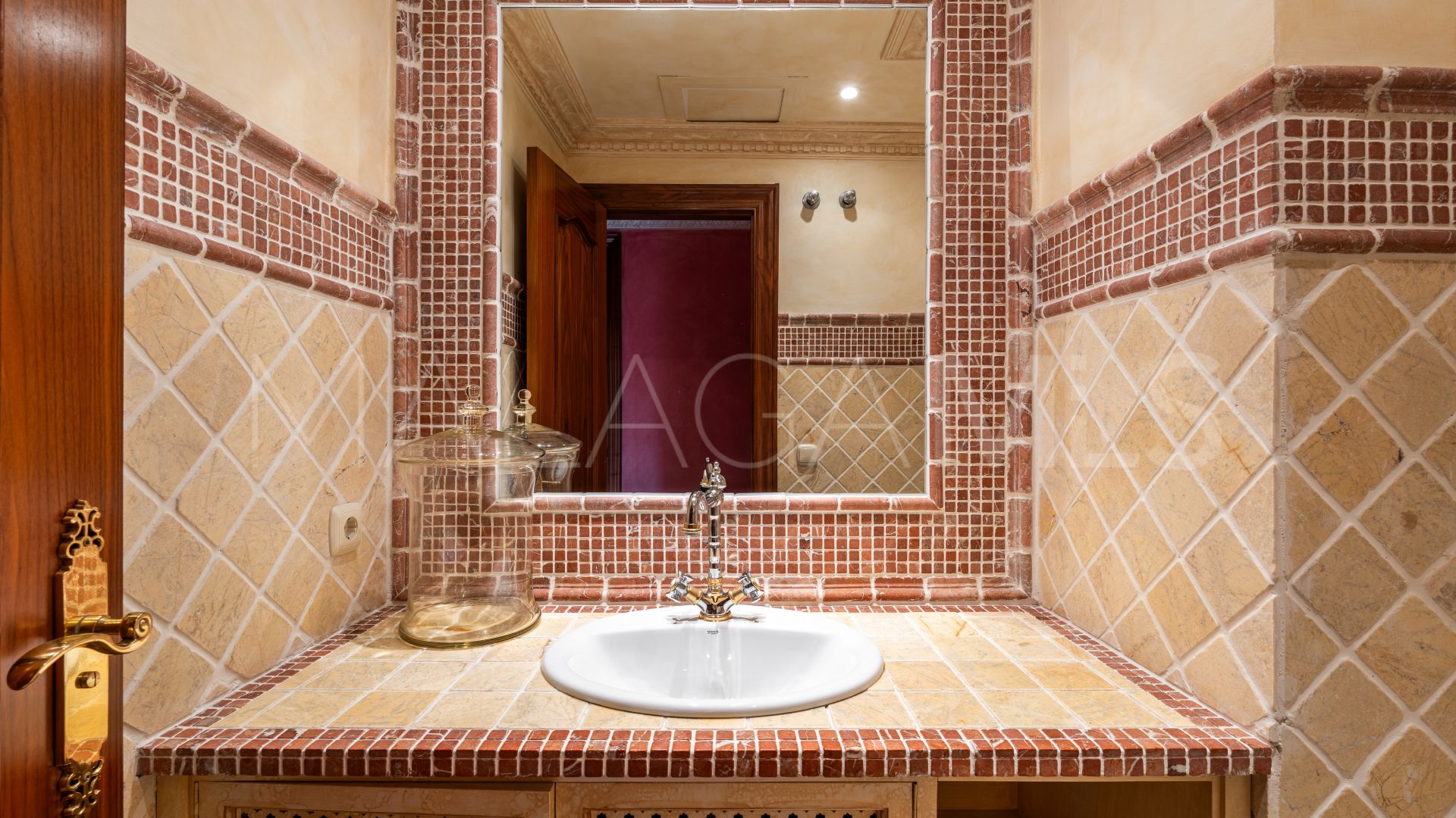 Takvåning for sale in Alhambra del Golf