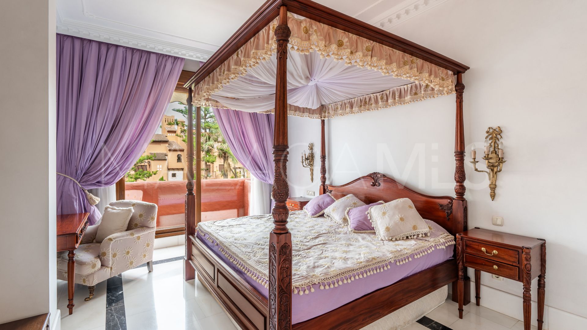 Takvåning for sale in Alhambra del Golf