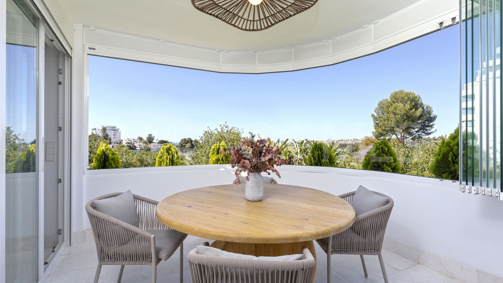 Lägenhet for sale in Guadalmina Alta