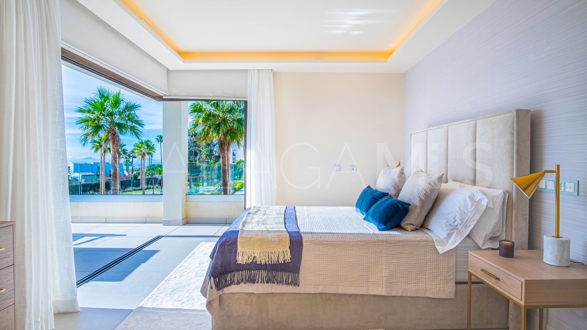 Villa for sale in Beach Side New Golden Mile