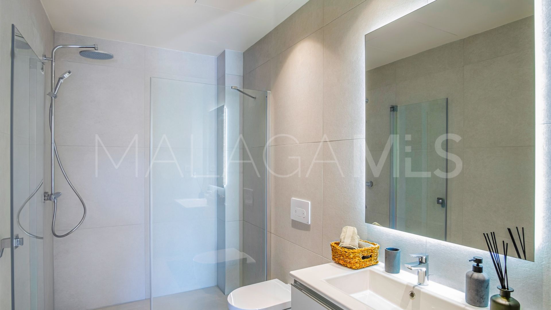 Villa for sale in Beach Side New Golden Mile