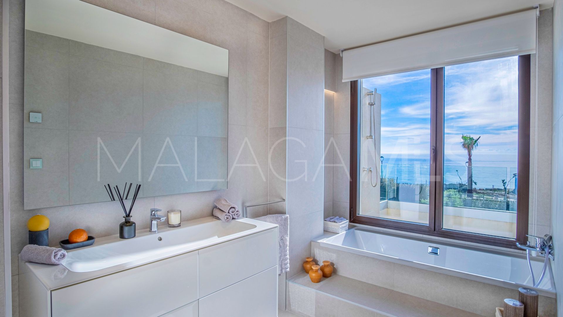Villa for sale in Beach Side New Golden Mile
