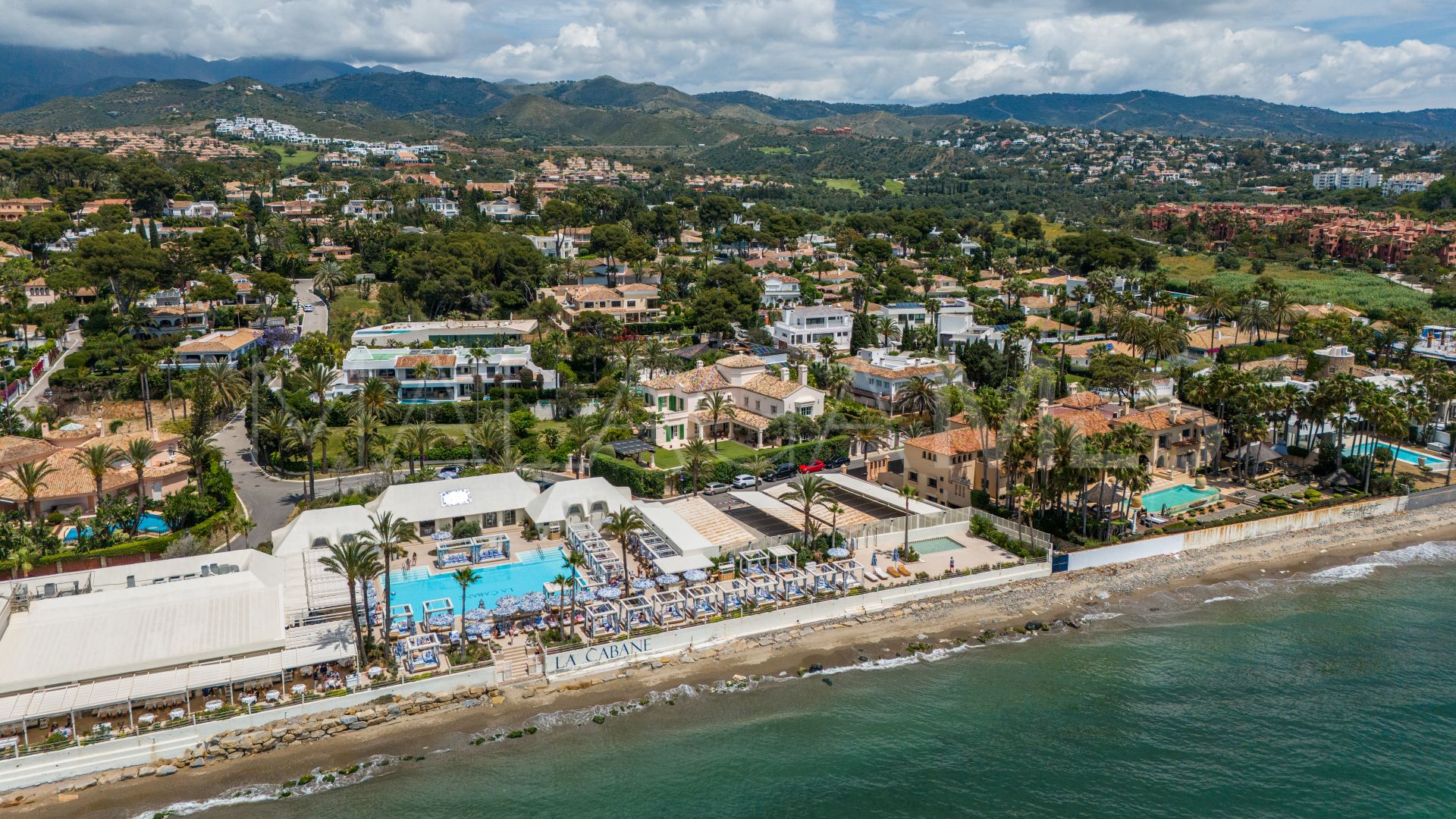 Villa for sale in Los Monteros Playa