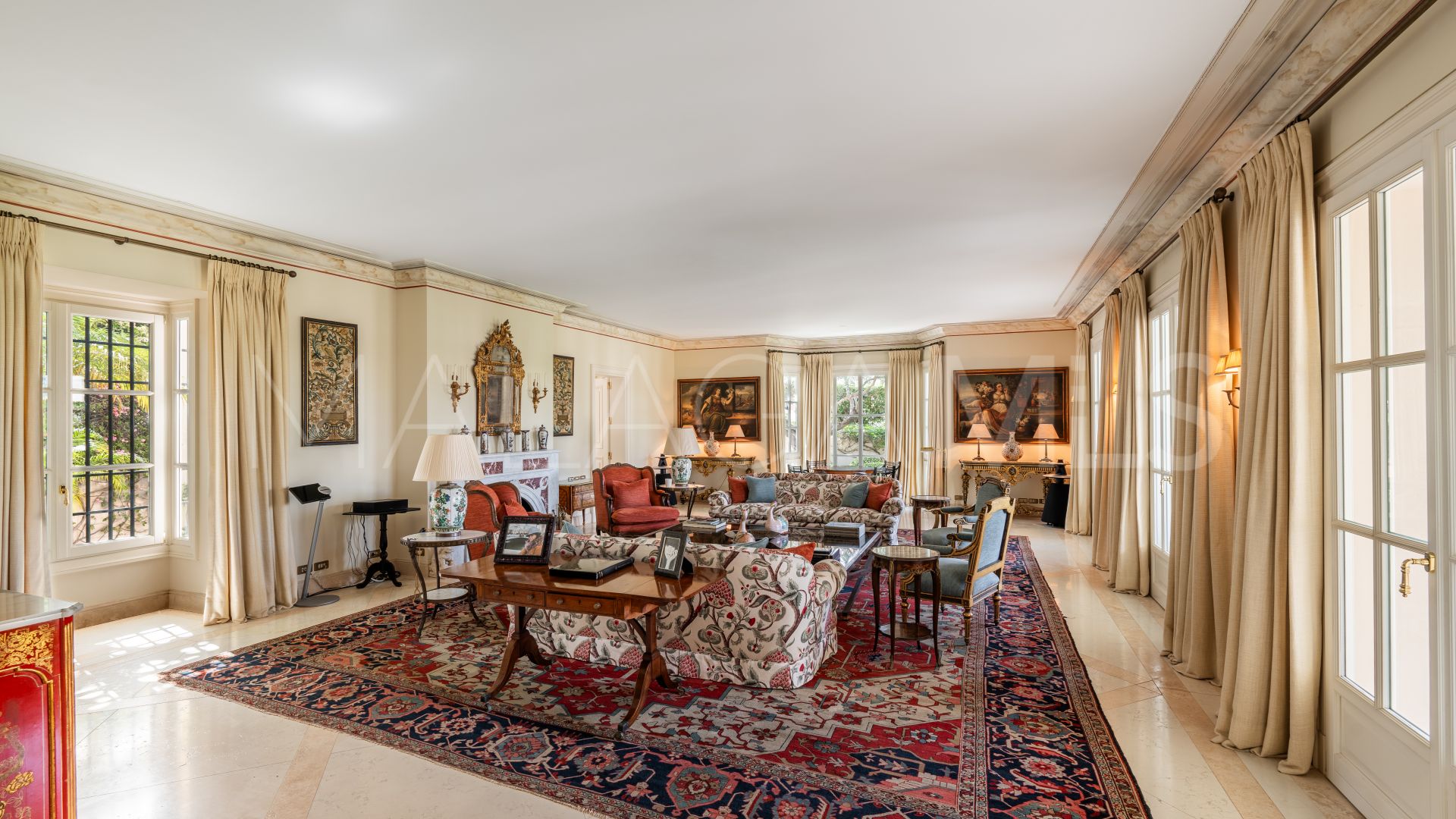 Villa for sale in Los Monteros Playa
