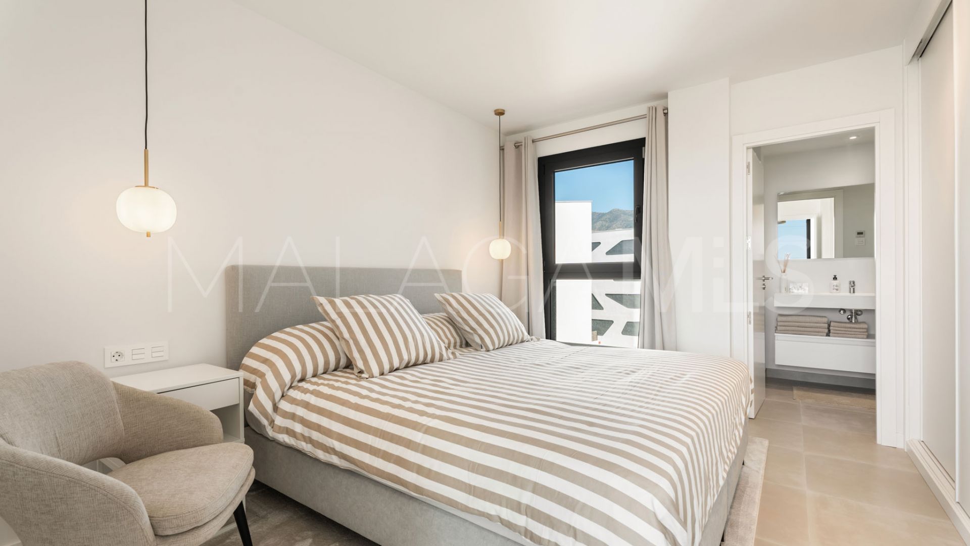 For sale penthouse in El Higueron with 2 bedrooms