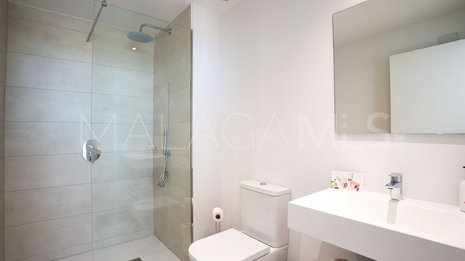 For sale penthouse in El Higueron with 2 bedrooms