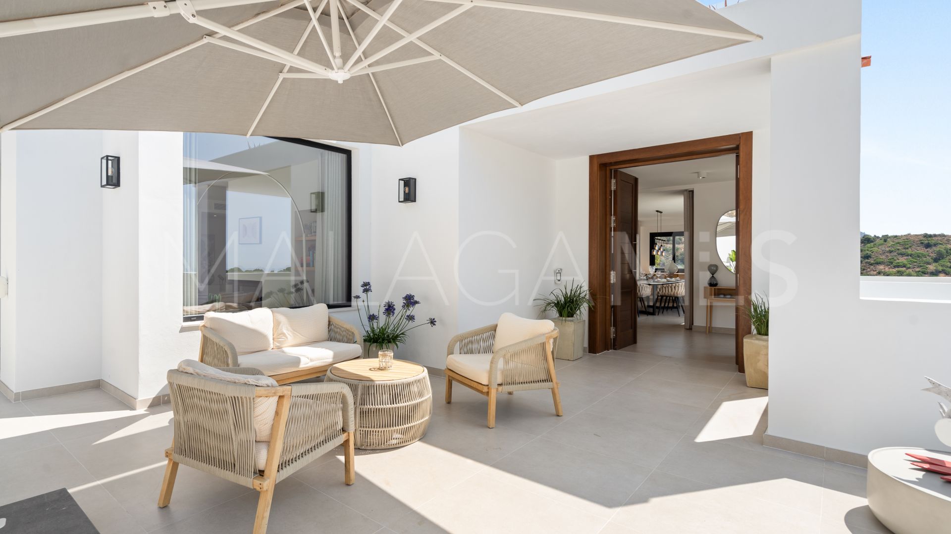5 bedrooms villa for sale in Nueva Andalucia