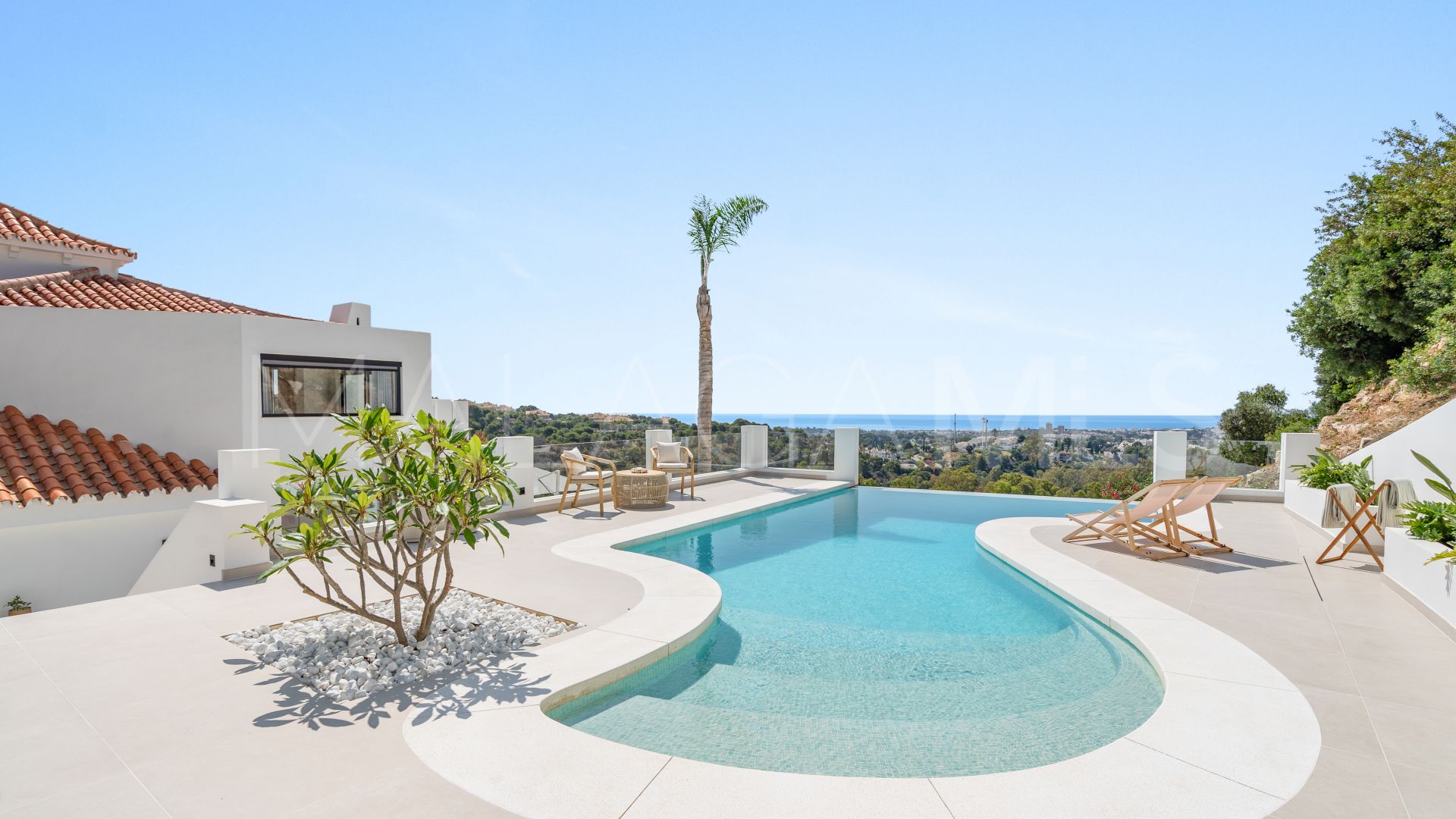 5 bedrooms villa for sale in Nueva Andalucia