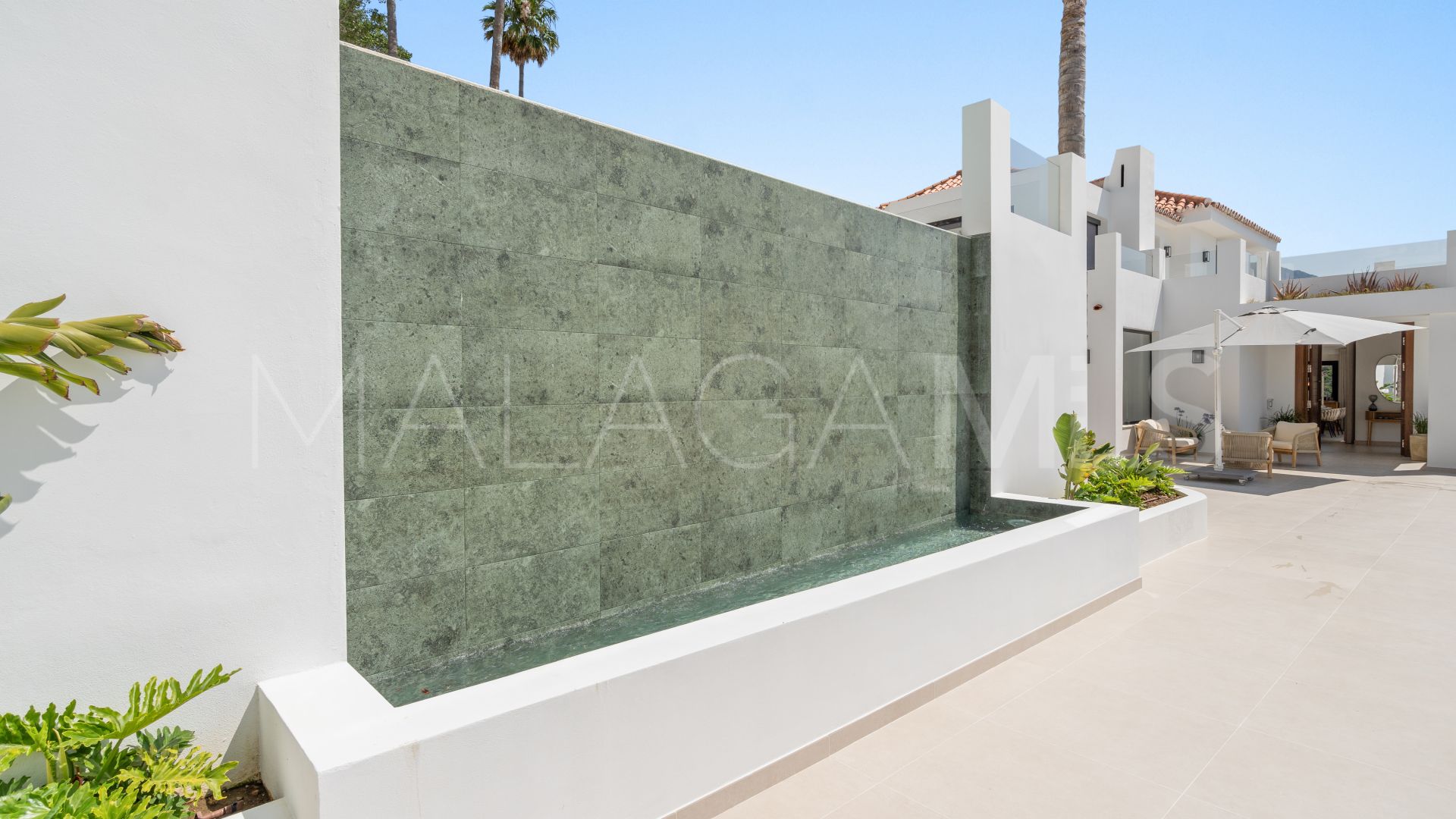 5 bedrooms villa for sale in Nueva Andalucia
