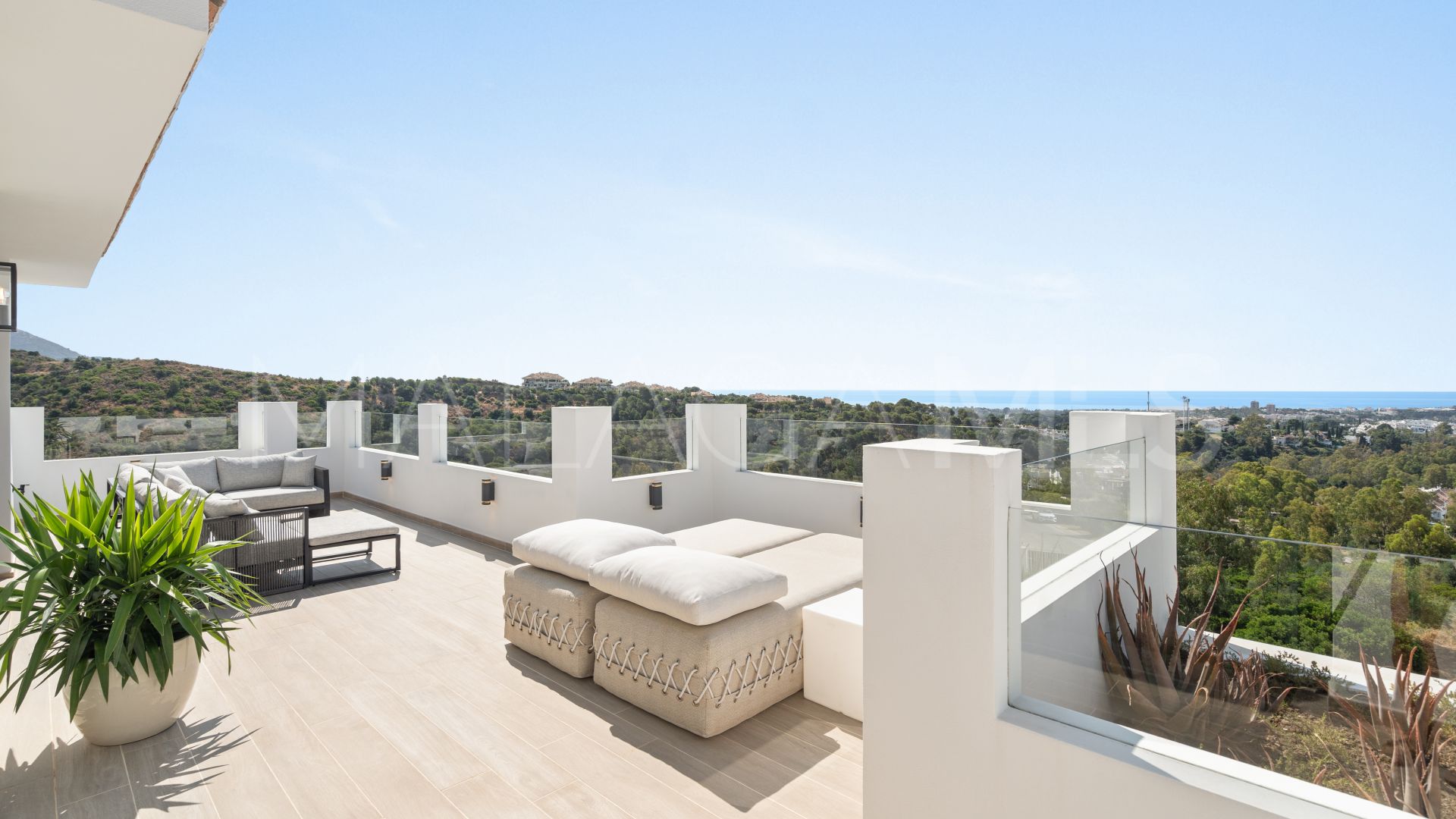 5 bedrooms villa for sale in Nueva Andalucia