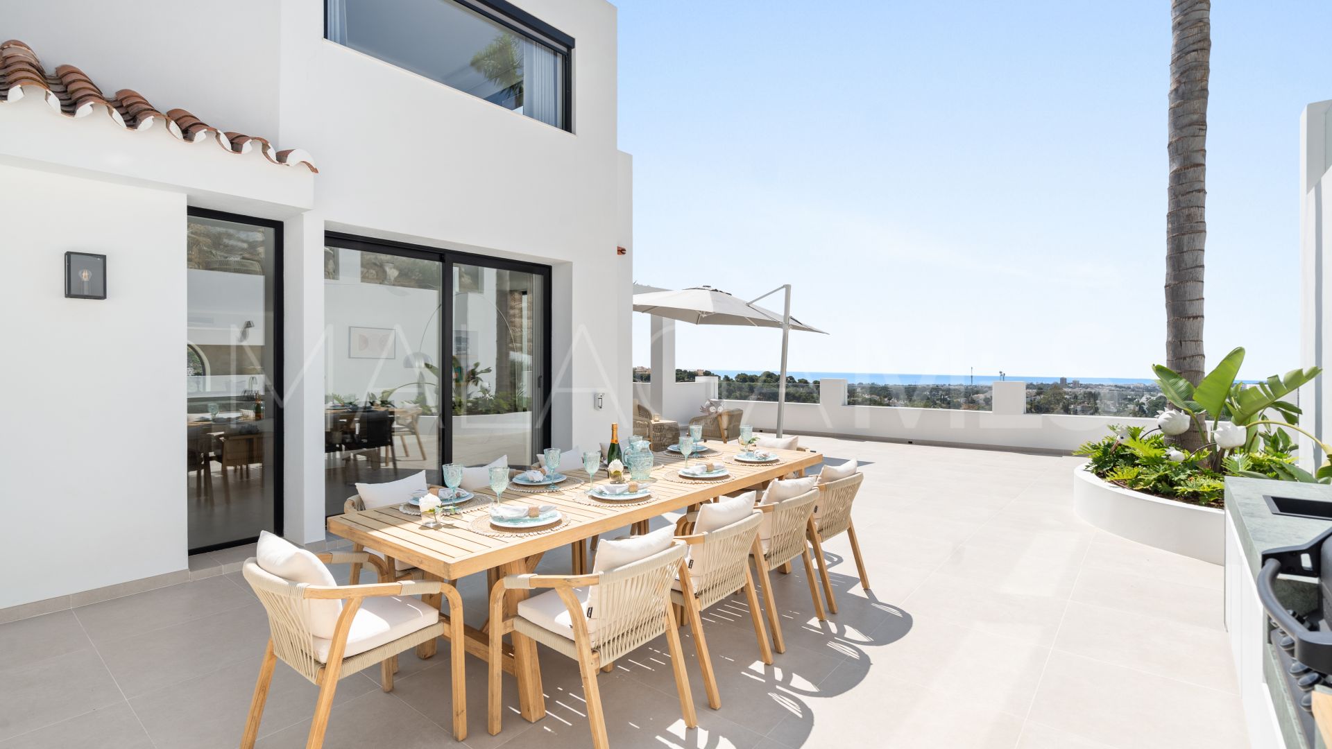 5 bedrooms villa for sale in Nueva Andalucia
